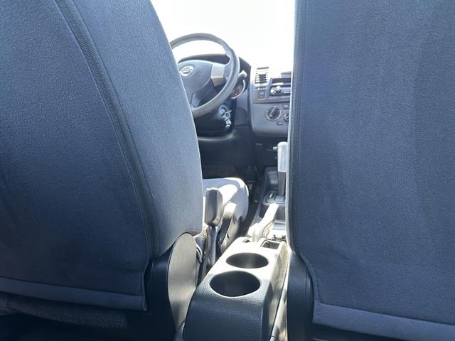 2009 Nissan Versa 1.6 Base Sedan photo 19