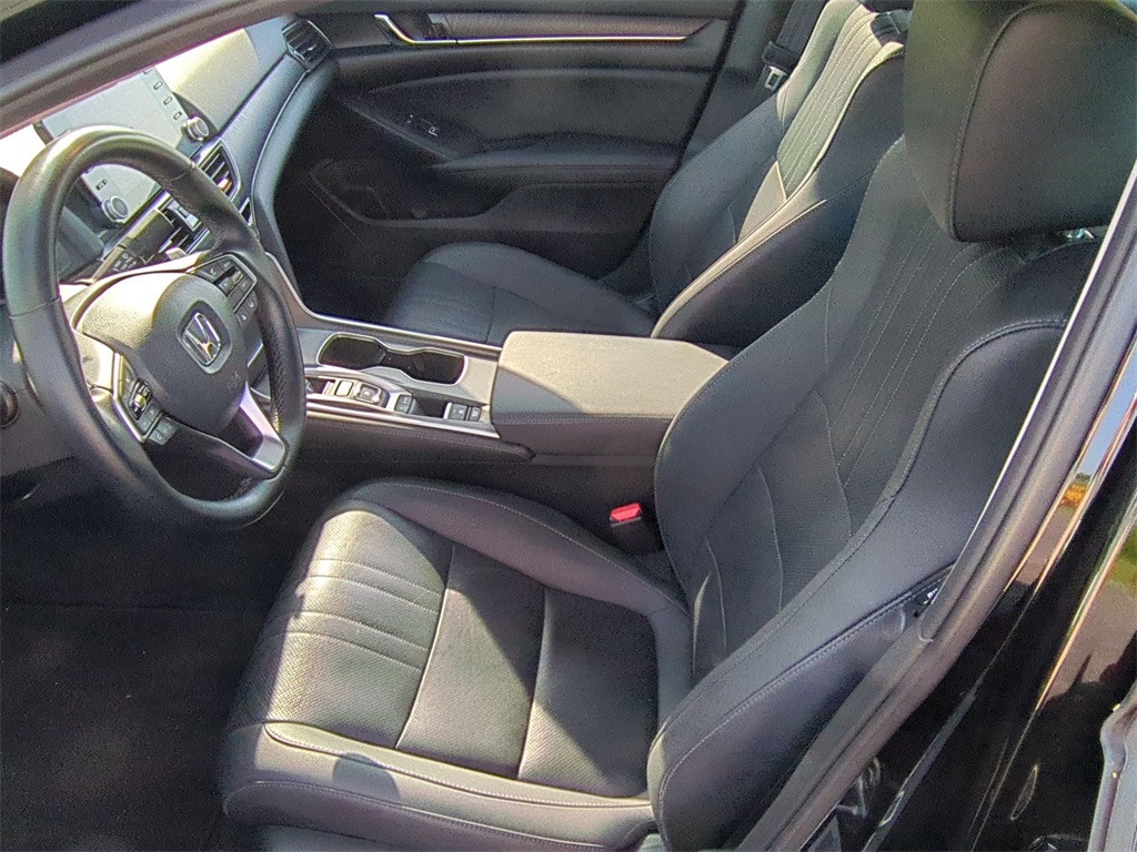 2022 Honda Accord Touring 2.0T photo 13