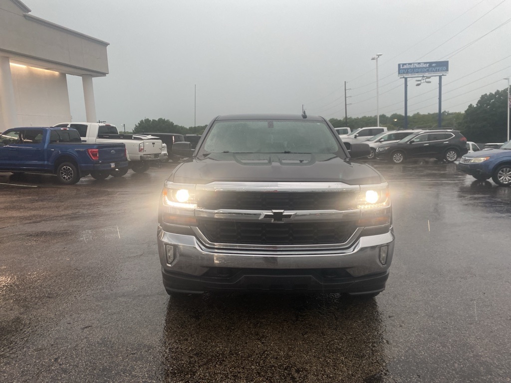 2016 Chevrolet Silverado 1500 LT photo 2