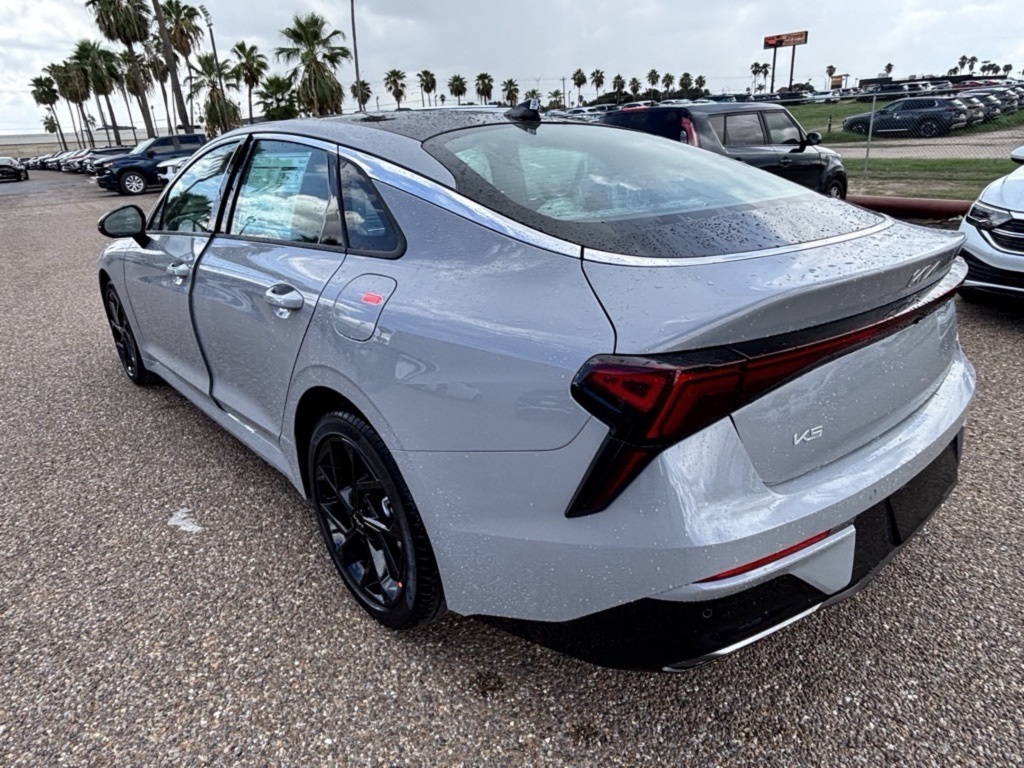 2026 Kia K5 GT-Line photo 5