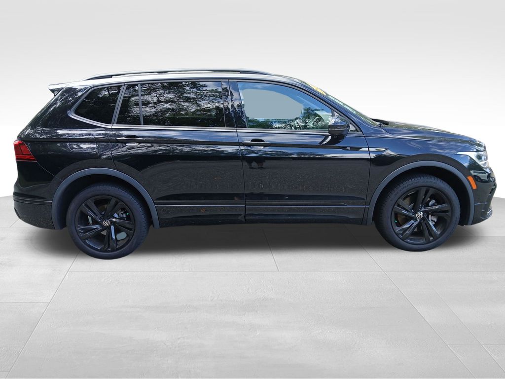 2024 Volkswagen Tiguan SE R-Line Black photo 5