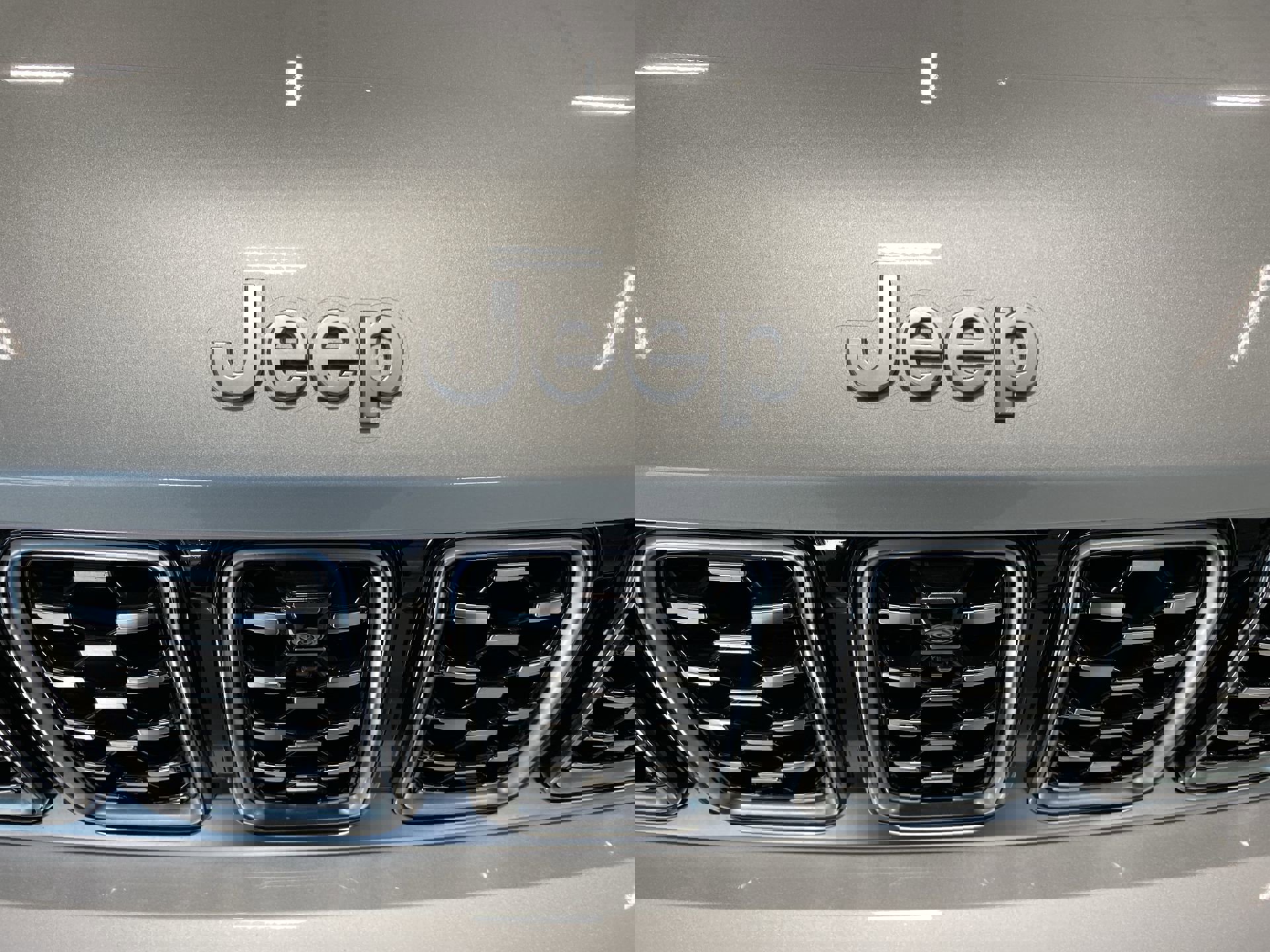 2022 Jeep Grand Cherokee L Summit Reserve photo 28