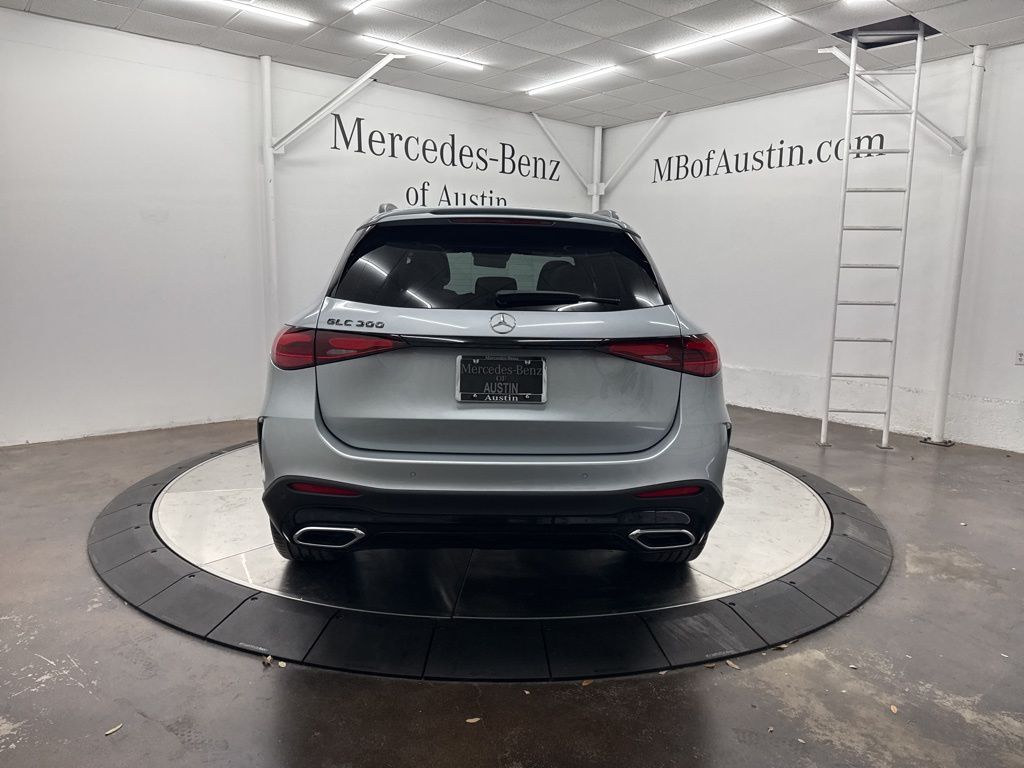 2026 Mercedes Benz GLC 300 photo 4