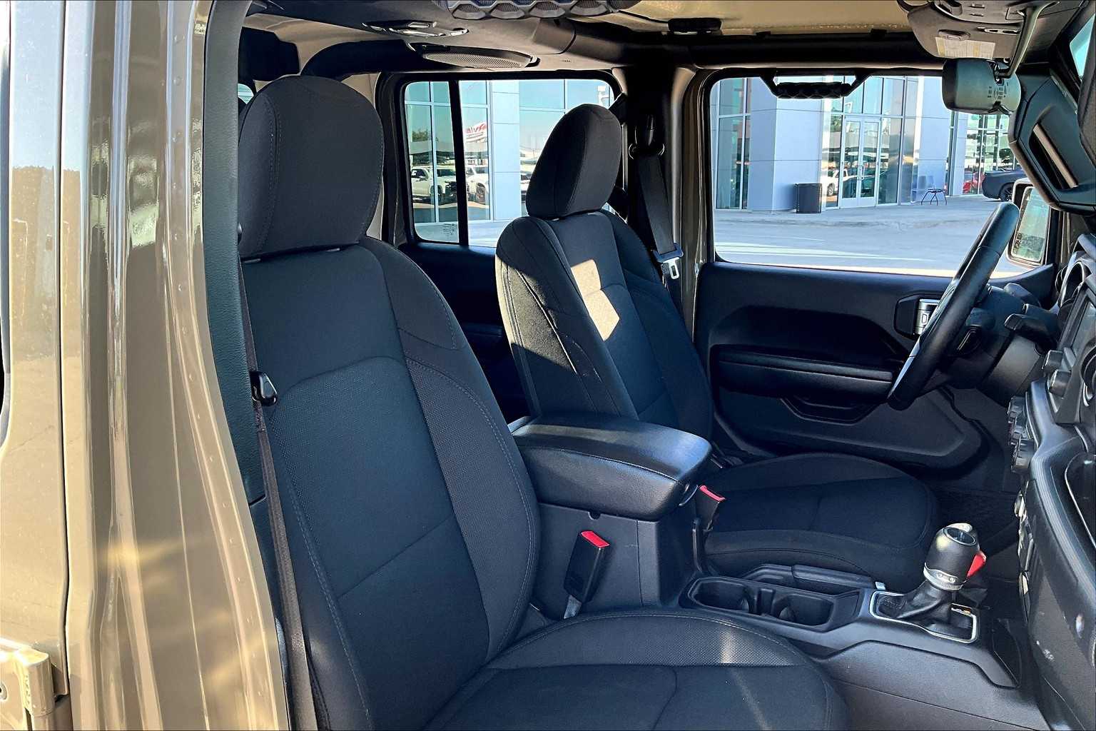 2020 Jeep Gladiator Sport S photo 9