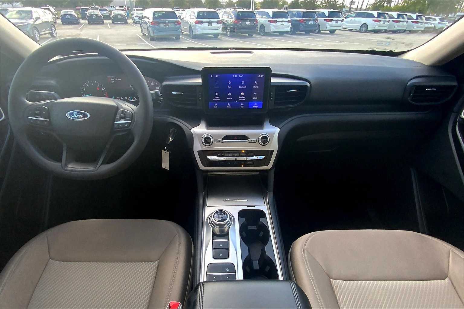 2022 Ford Explorer Base photo 10