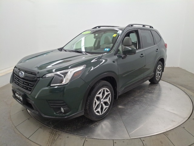 2023 Subaru Forester Premium photo 3