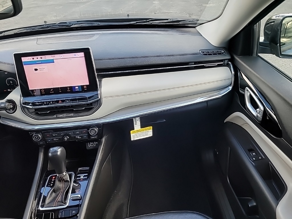 Used 2022 Granite Crystal Metallic Clearcoat Jeep Limited image 17