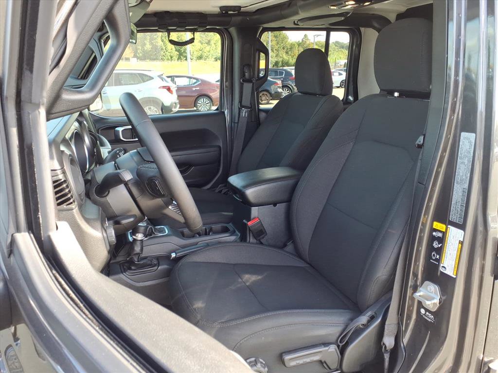 2023 Jeep Gladiator Willys photo 3