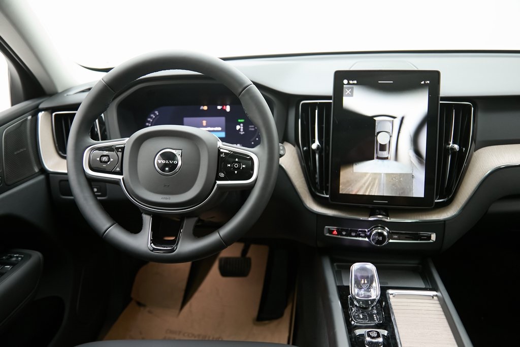 2026 VOLVO XC60 - Image 21