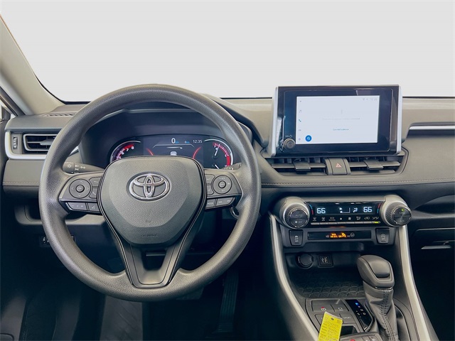 2024 Toyota RAV4 XLE photo 18