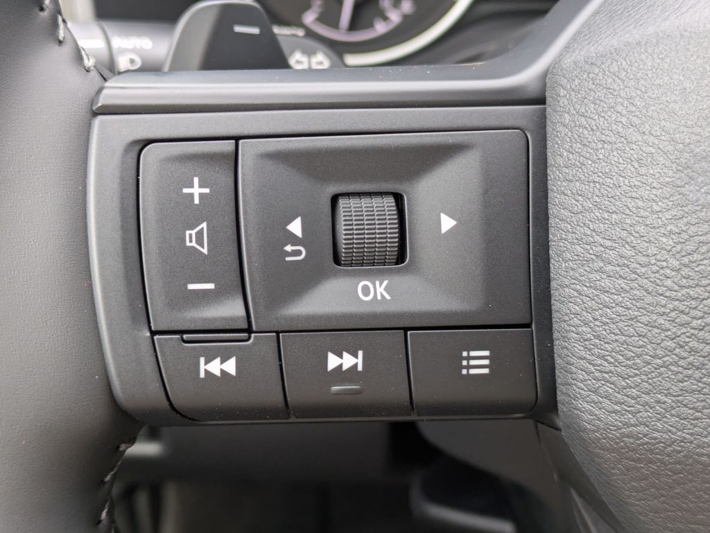 2026 Nissan Rogue SV photo 16