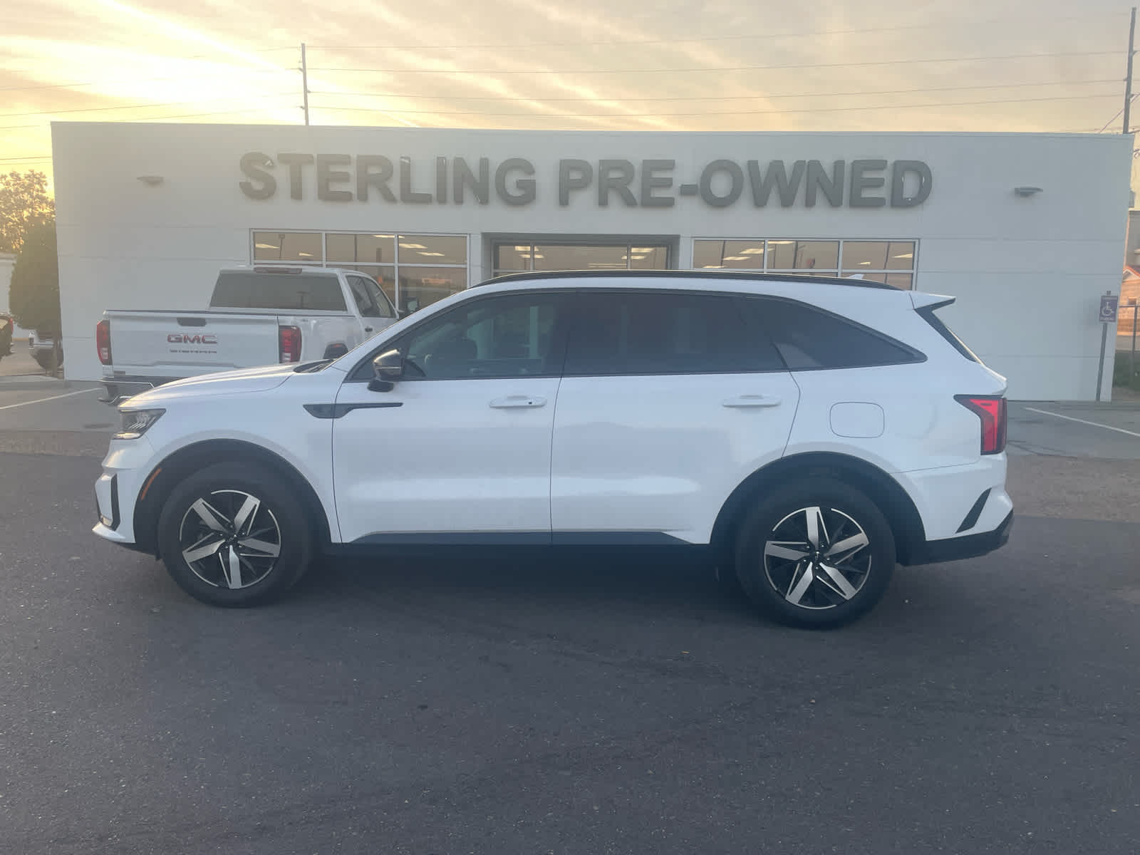 2022 Kia Sorento S's photo