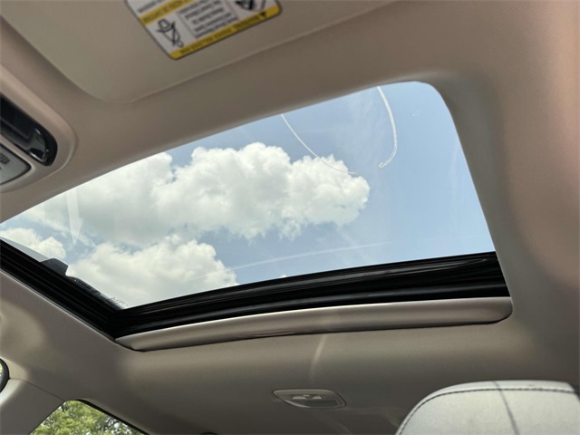 2025 Toyota RAV4 Touring XT photo 4