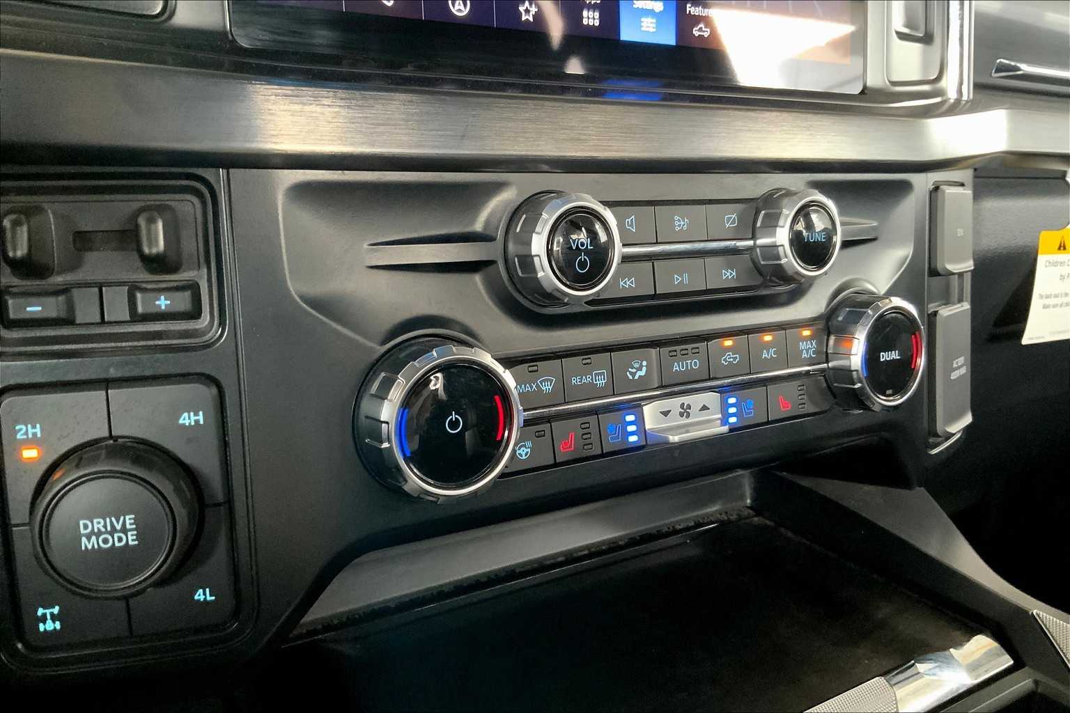 2024 Ford F-250 Lariat photo 29
