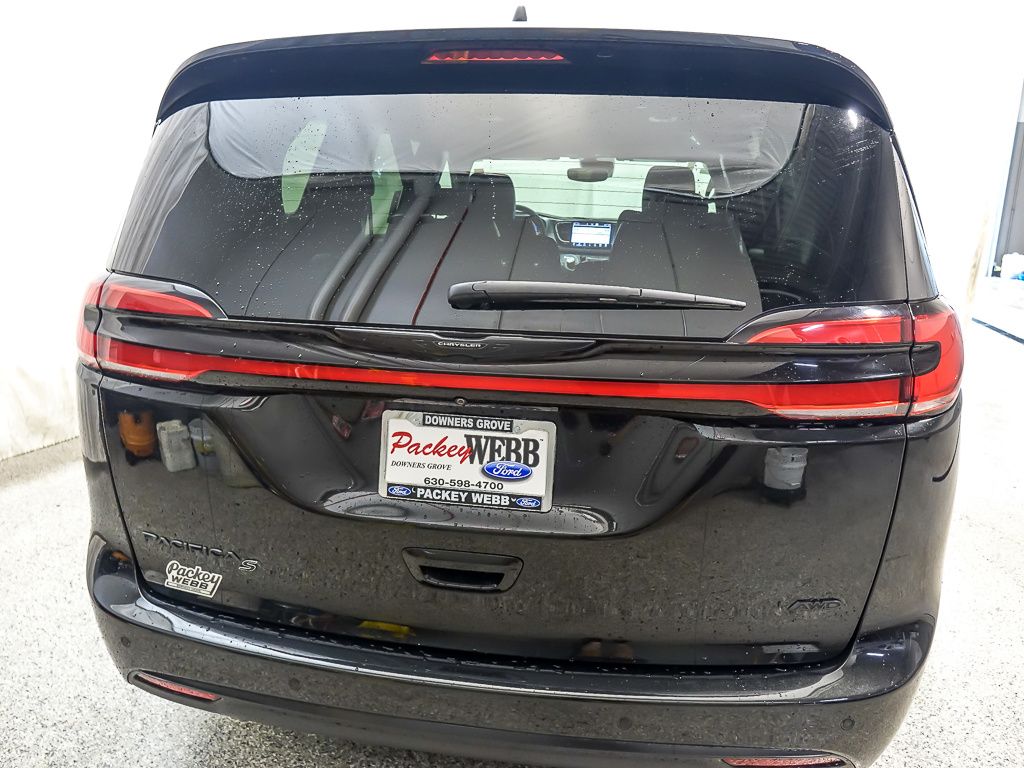 2021 Chrysler Pacifica Touring L photo 6