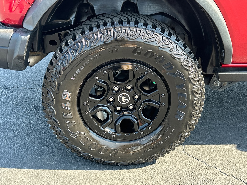 2021 Ford Bronco First Edition photo 16