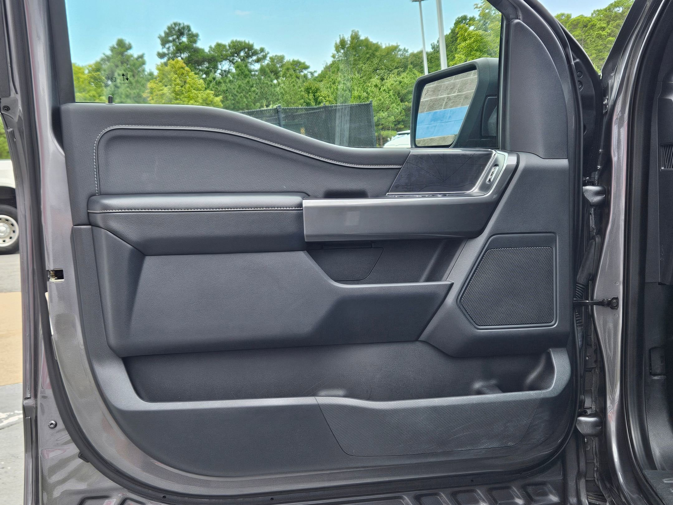 2023 Ford F-150 XLT photo 17