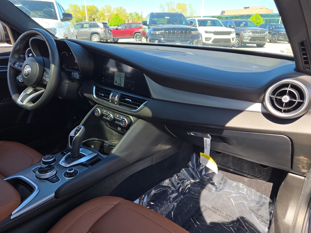 2024 Alfa Romeo Giulia Ti photo 8