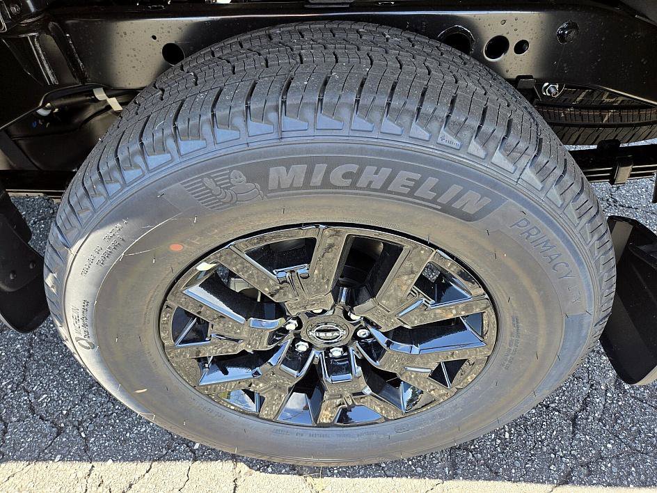 2026 Nissan Frontier Crew Cab SV photo 12