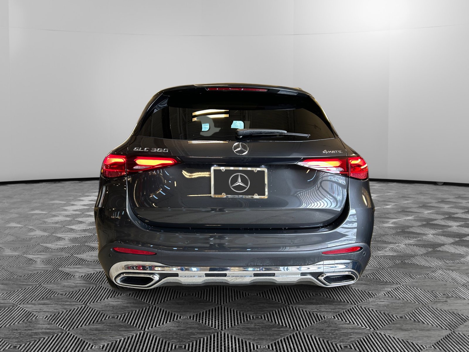 2025 Mercedes Benz GLC 300 4MATIC photo 4