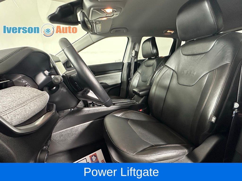 2022 Jeep Compass Latitude Lux photo 14