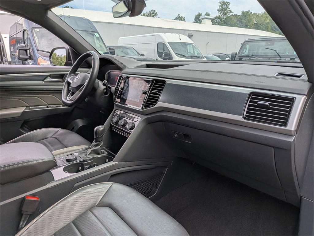 2023 Volkswagen Atlas Cross Sport V6 SEL Premium R-Line photo 25