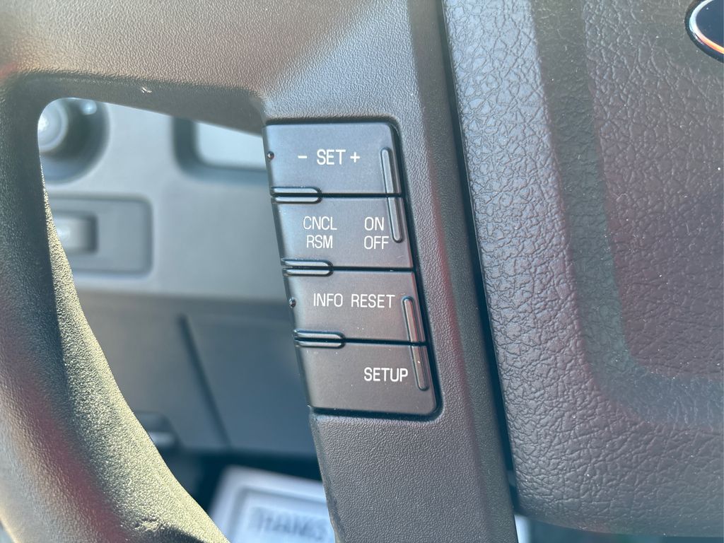 2014 Ford F-150 STX photo 24
