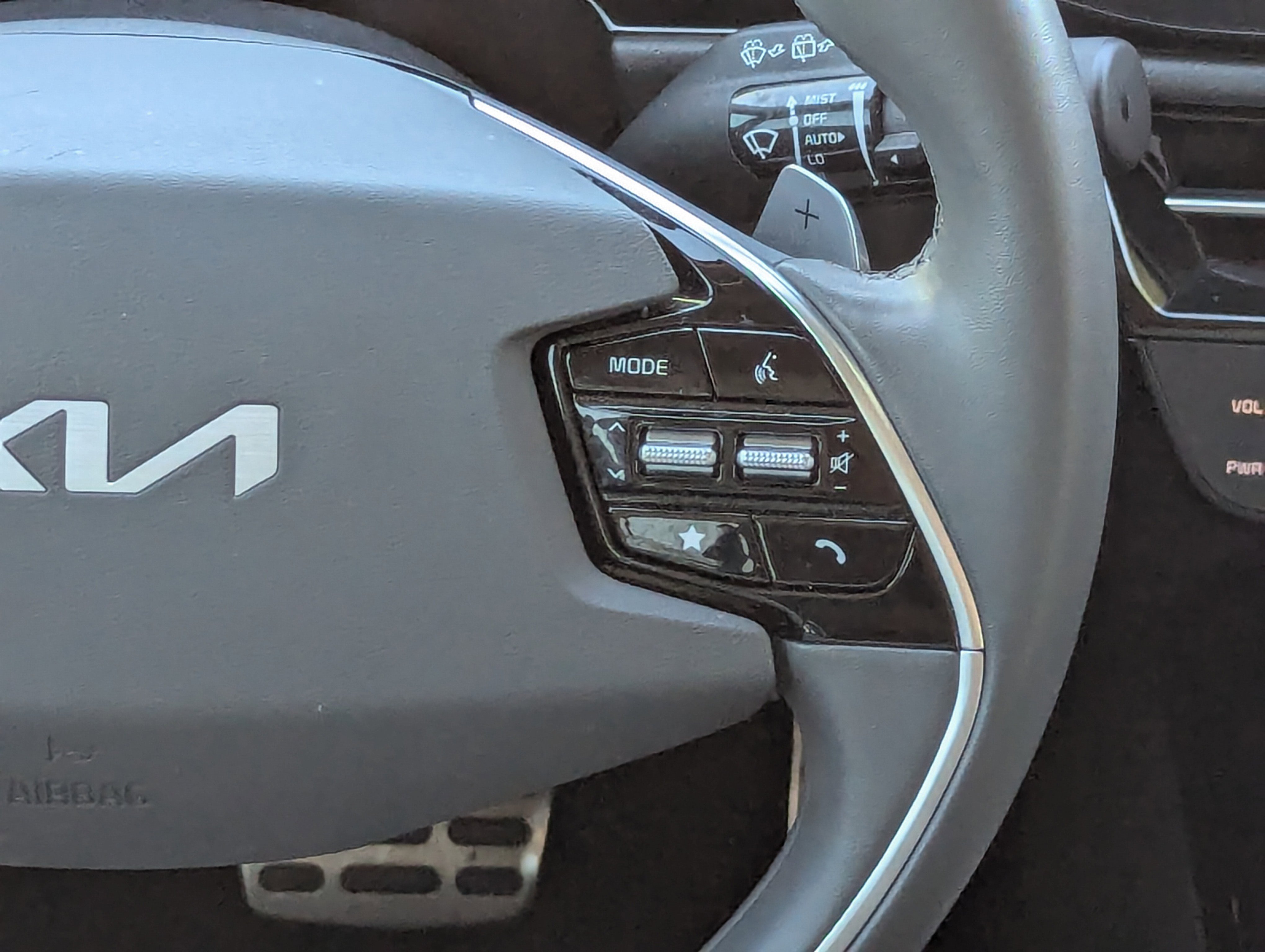 2023 Kia Niro EX Touring photo 4