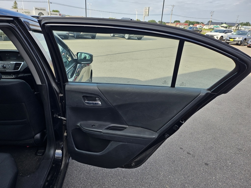 2016 Honda Accord LX photo 19
