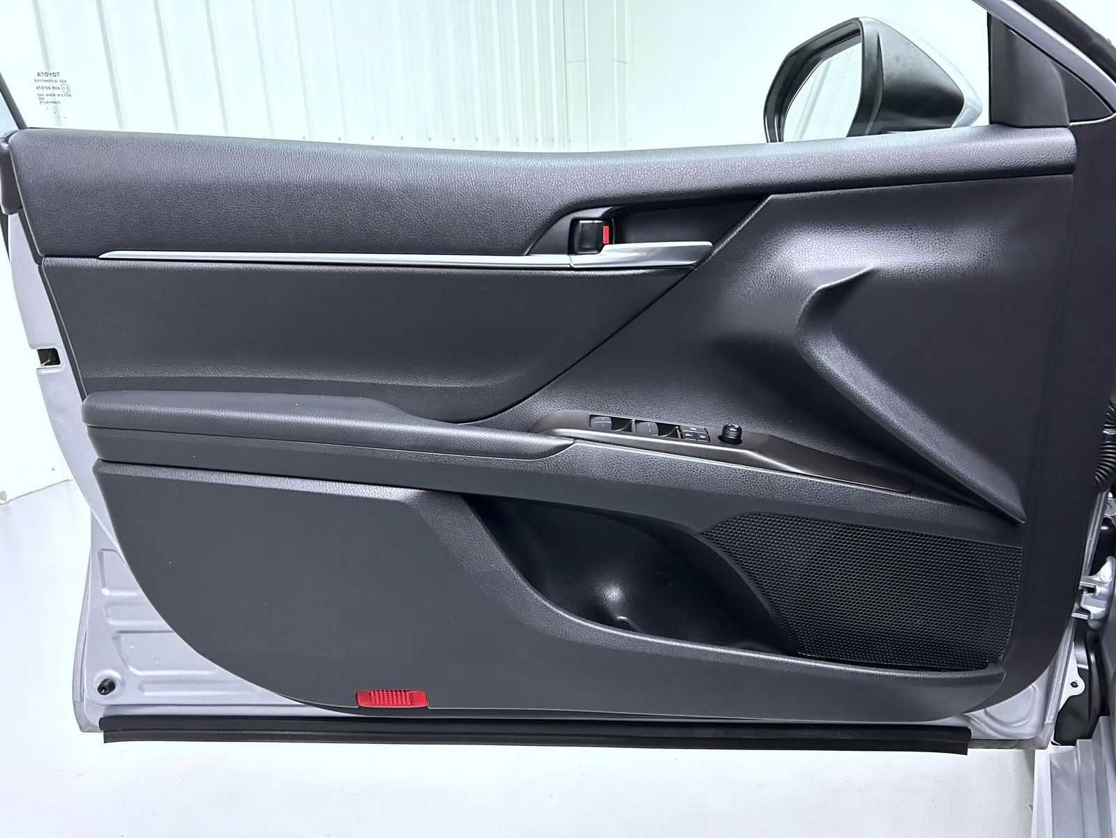 2024 Toyota Camry SE photo 9