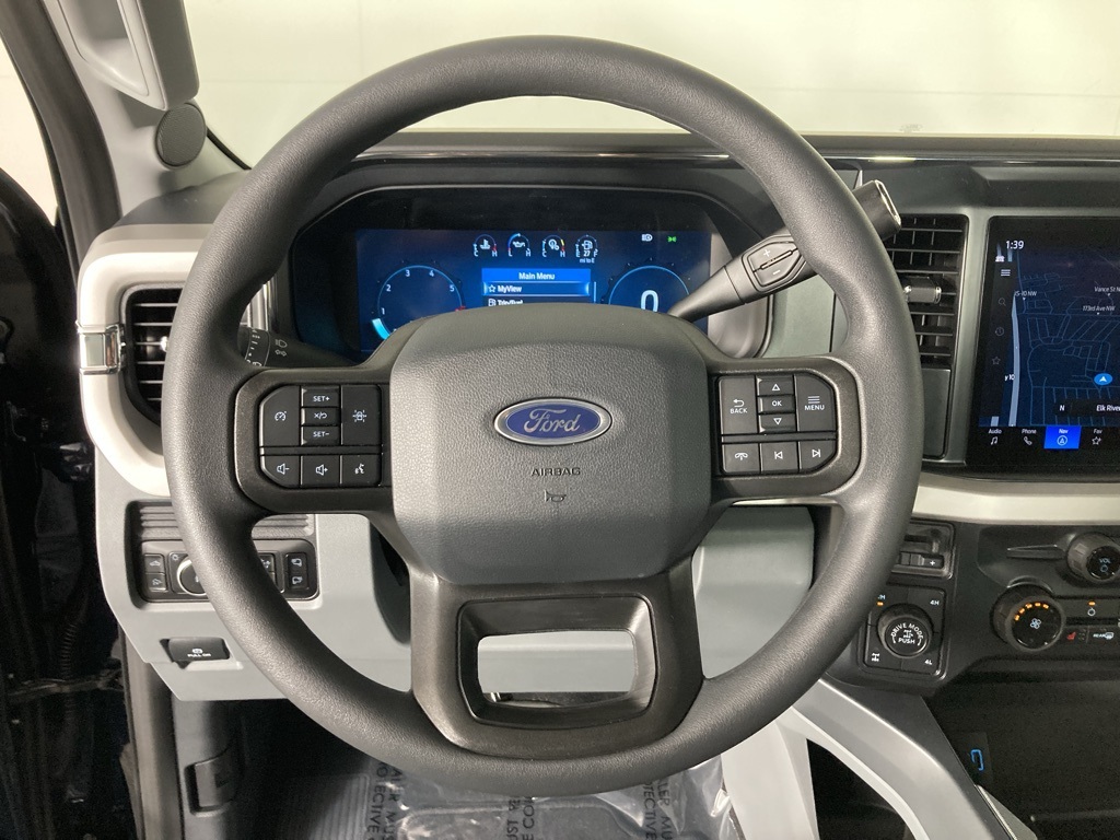2025 Ford F-350 photo 3