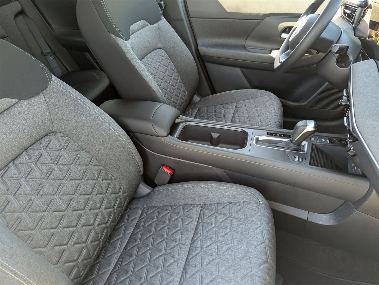 2026 Nissan Kicks SV photo 9