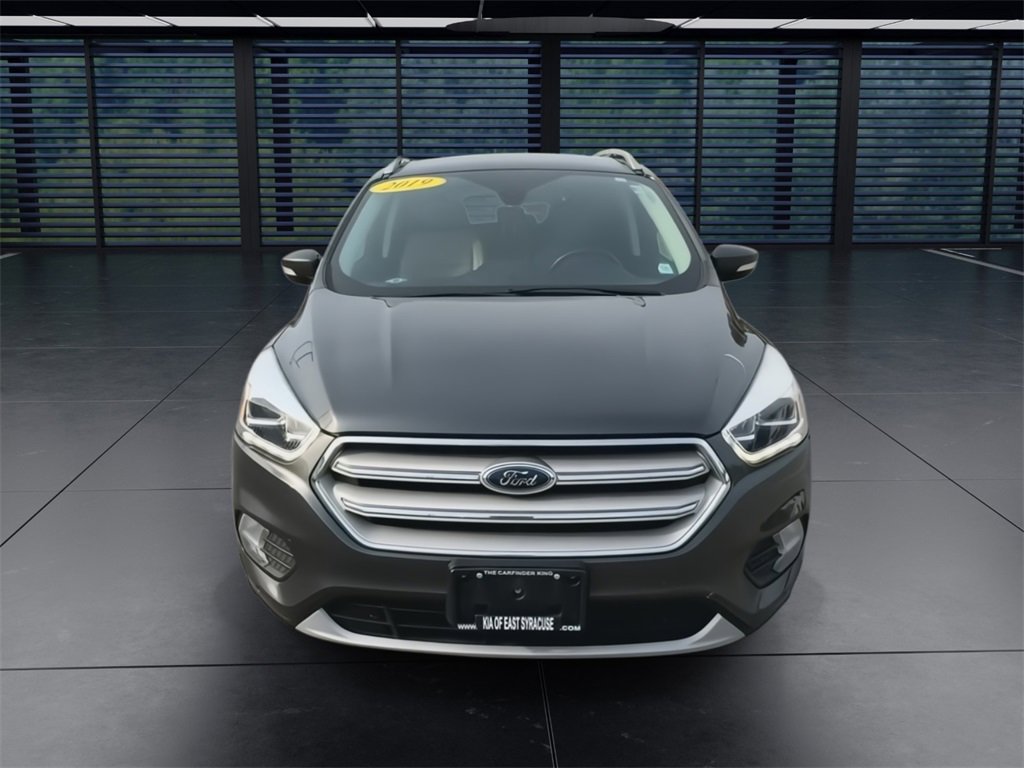 2019 Ford Escape Titanium photo 2