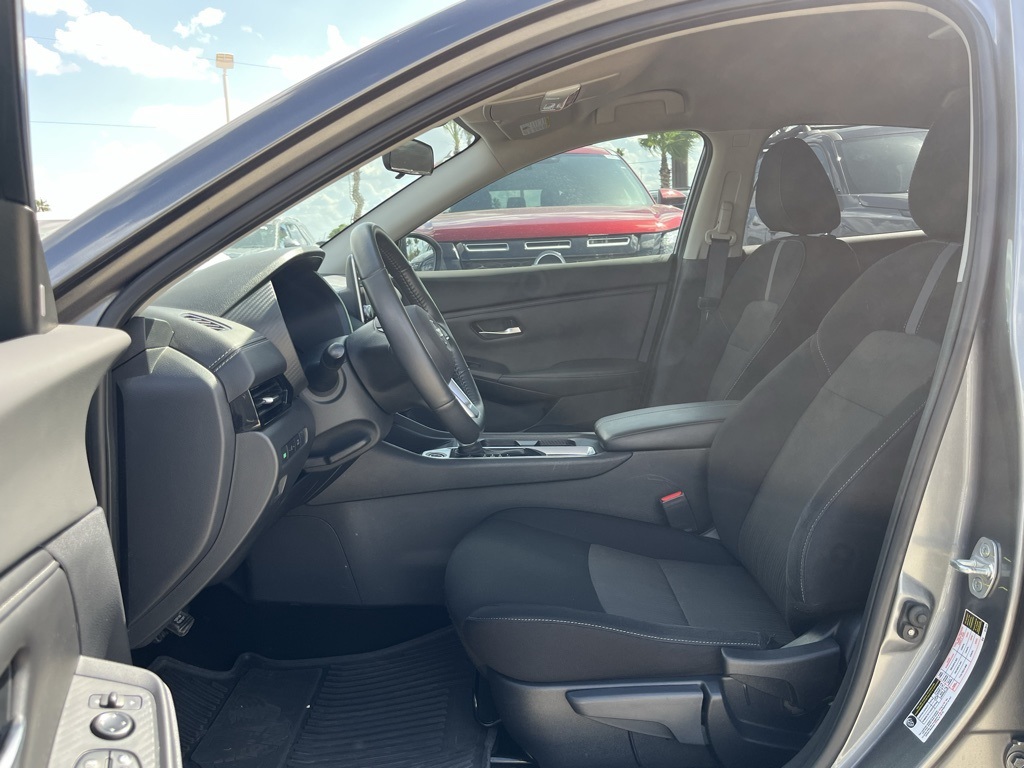 2023 Nissan Sentra SV photo 13