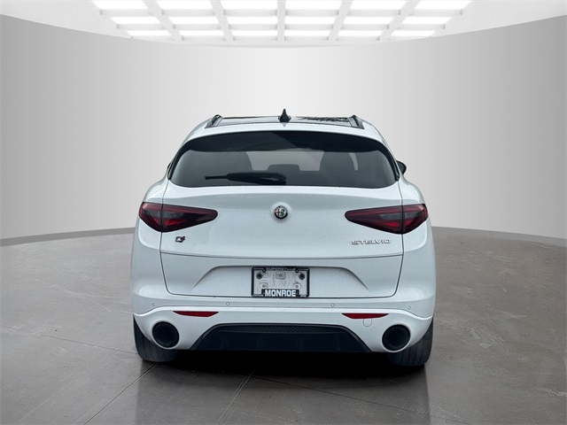 2022 Alfa Romeo Stelvio Ti Sport photo 6