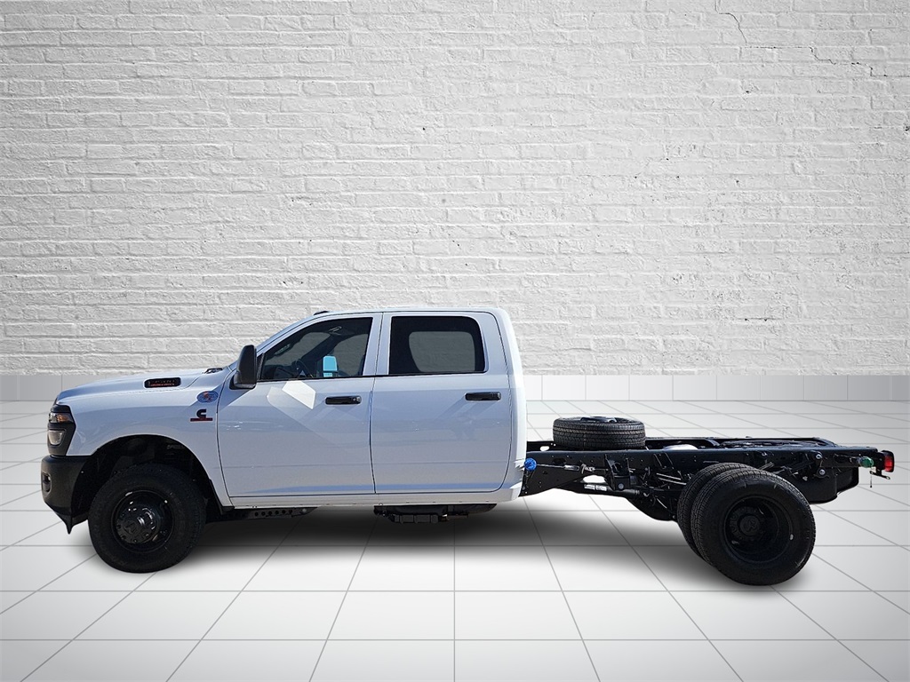 2026 Ram 3500 Tradesman photo 2