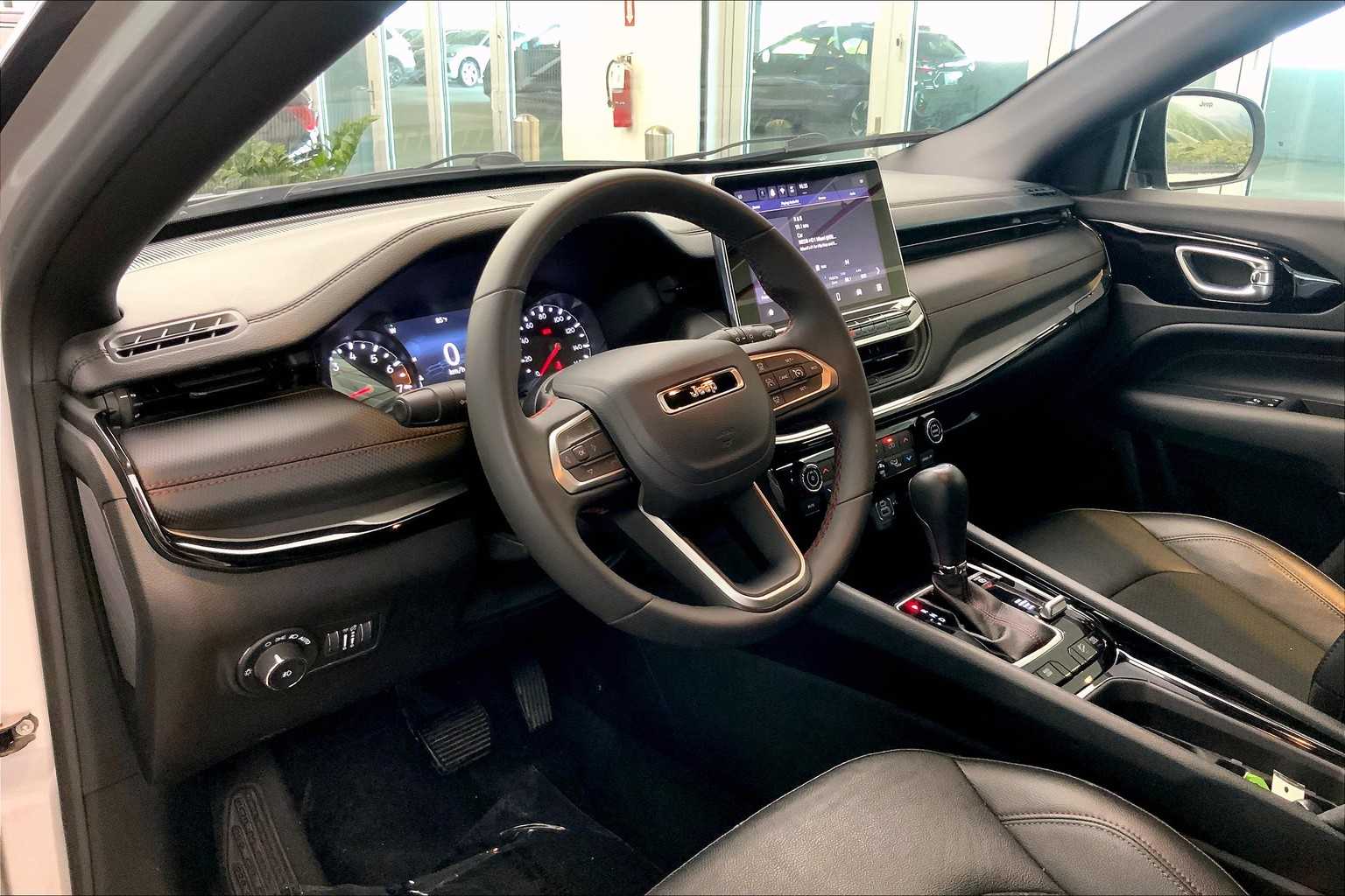 2024 Jeep Compass Trailhawk photo 14