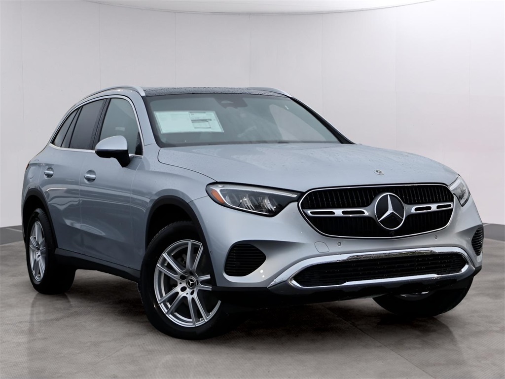 2026 Mercedes-Benz GLC Base's photo