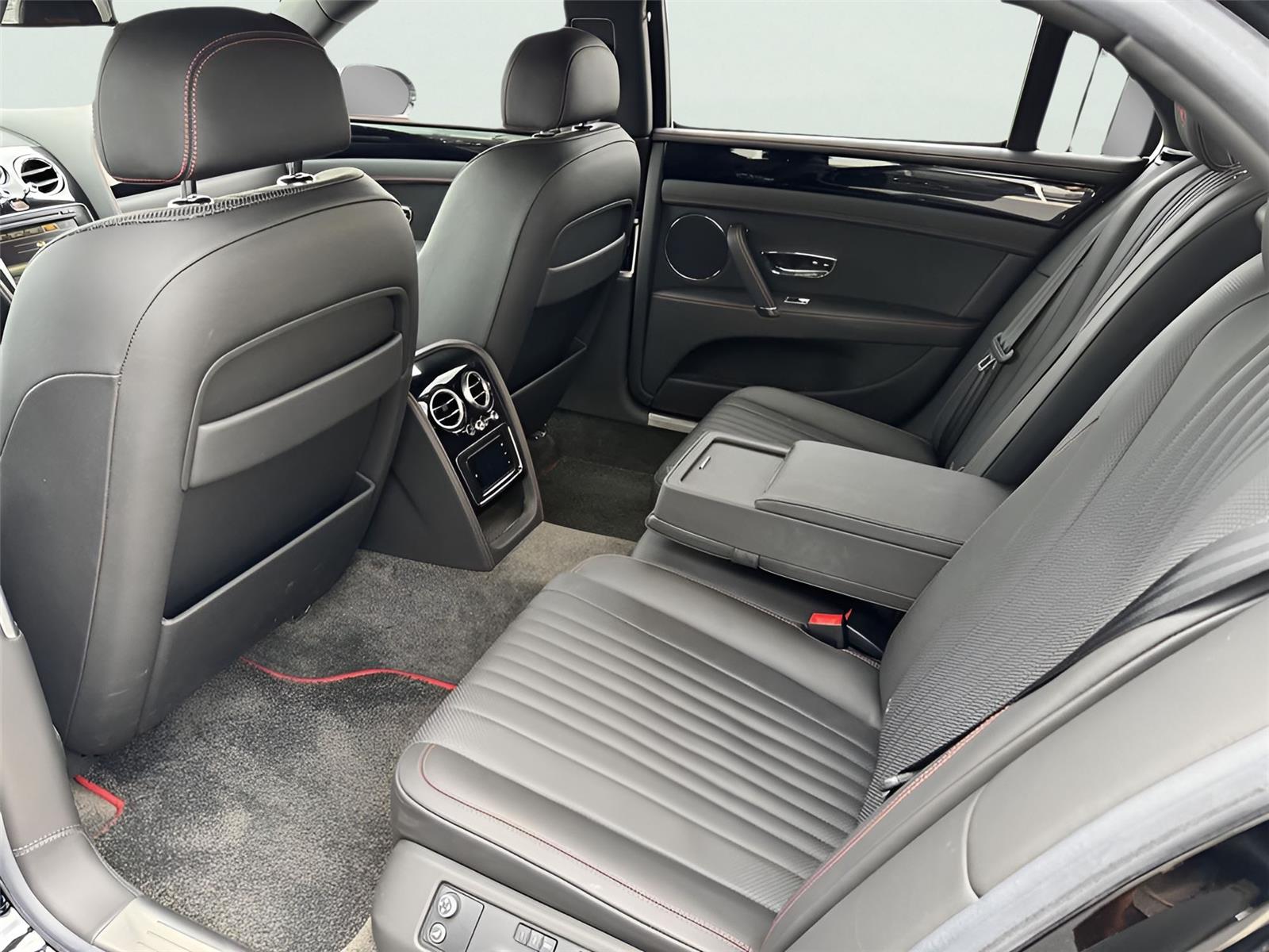 2018 Bentley Flying Spur V8 S photo 30
