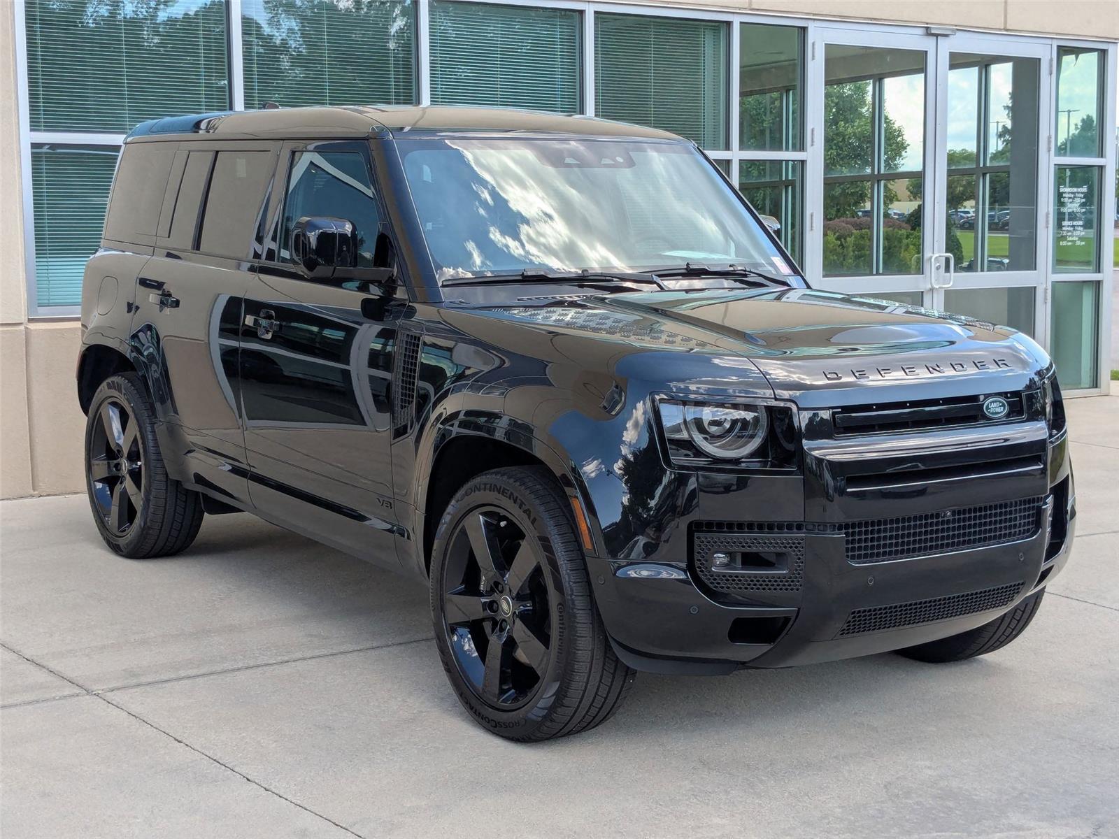 2025 Land Rover Defender 110 V8 photo 2