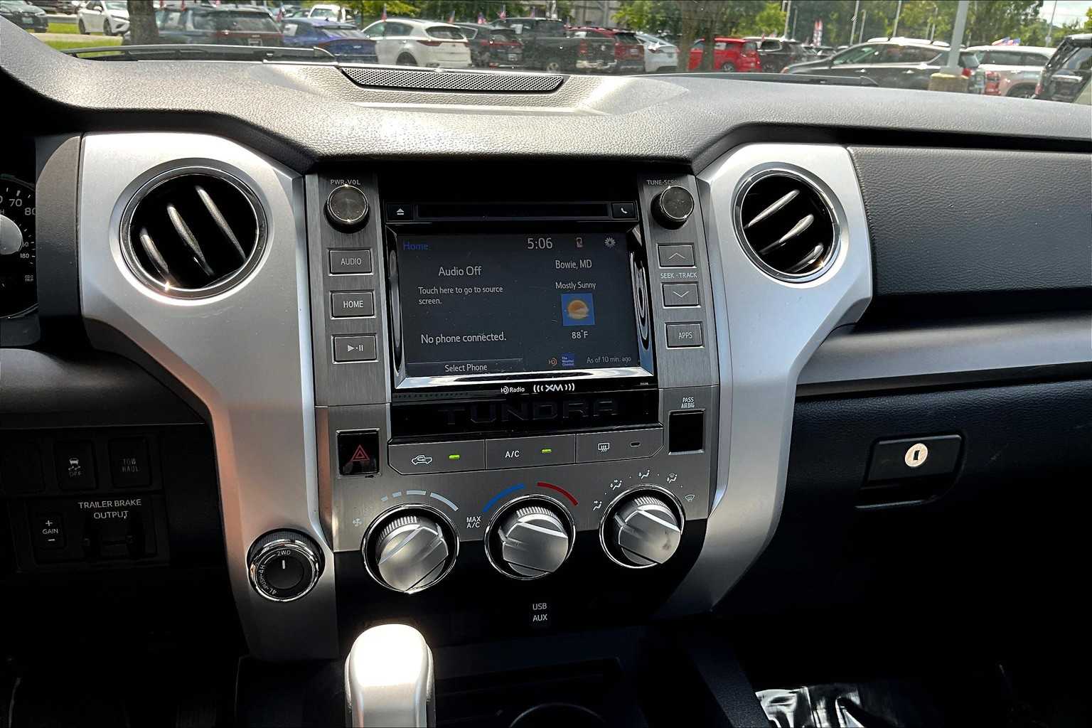 2018 Toyota Tundra SR5 CrewMax photo 29