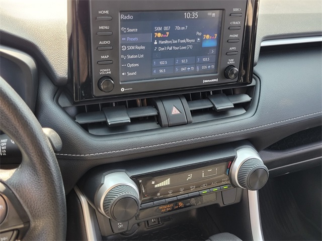 2022 Toyota RAV4 LE photo 16