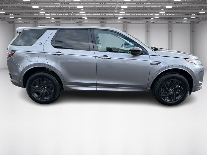 2025 Land Rover Discovery Sport S photo 4
