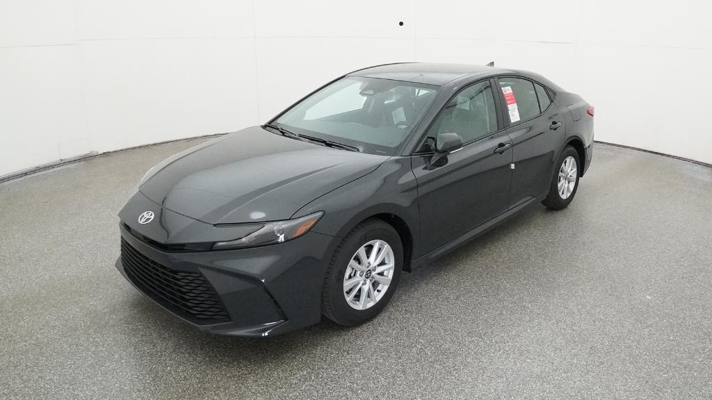 2026 Toyota Camry LE's photo