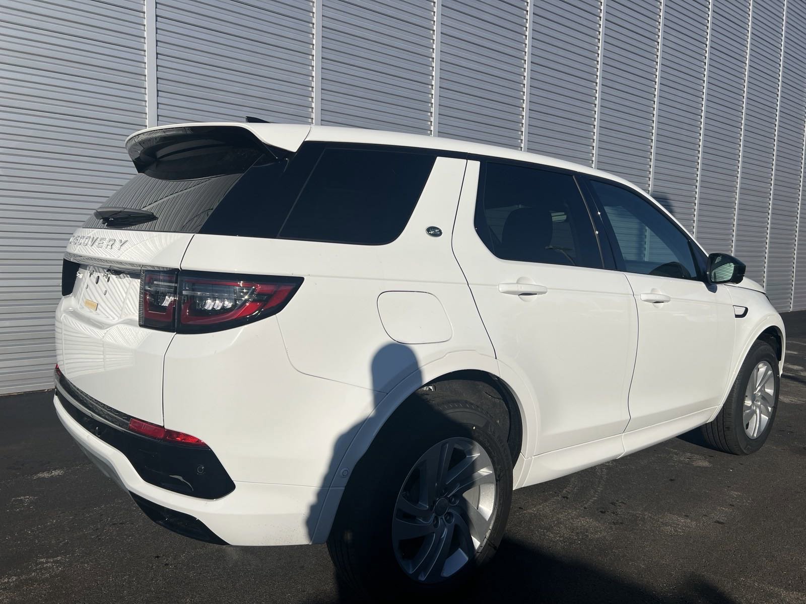 2025 Land Rover Discovery Sport S photo 3