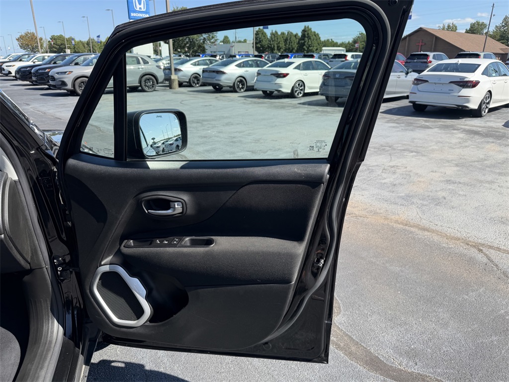 2021 Jeep Renegade Sport photo 13