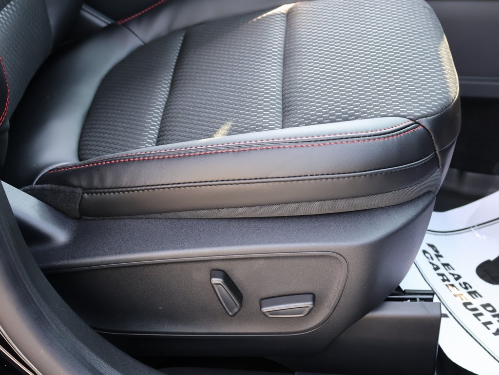 2025 Ford Escape ST-Line Elite photo 8