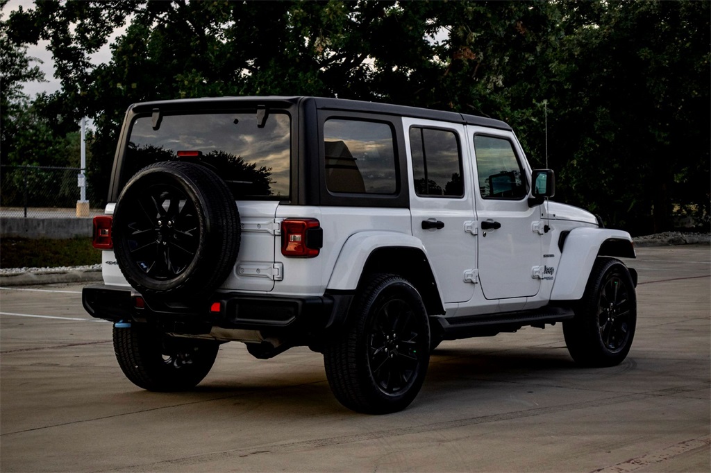 2022 Jeep Wrangler Unlimited Sahara 4xe photo 5