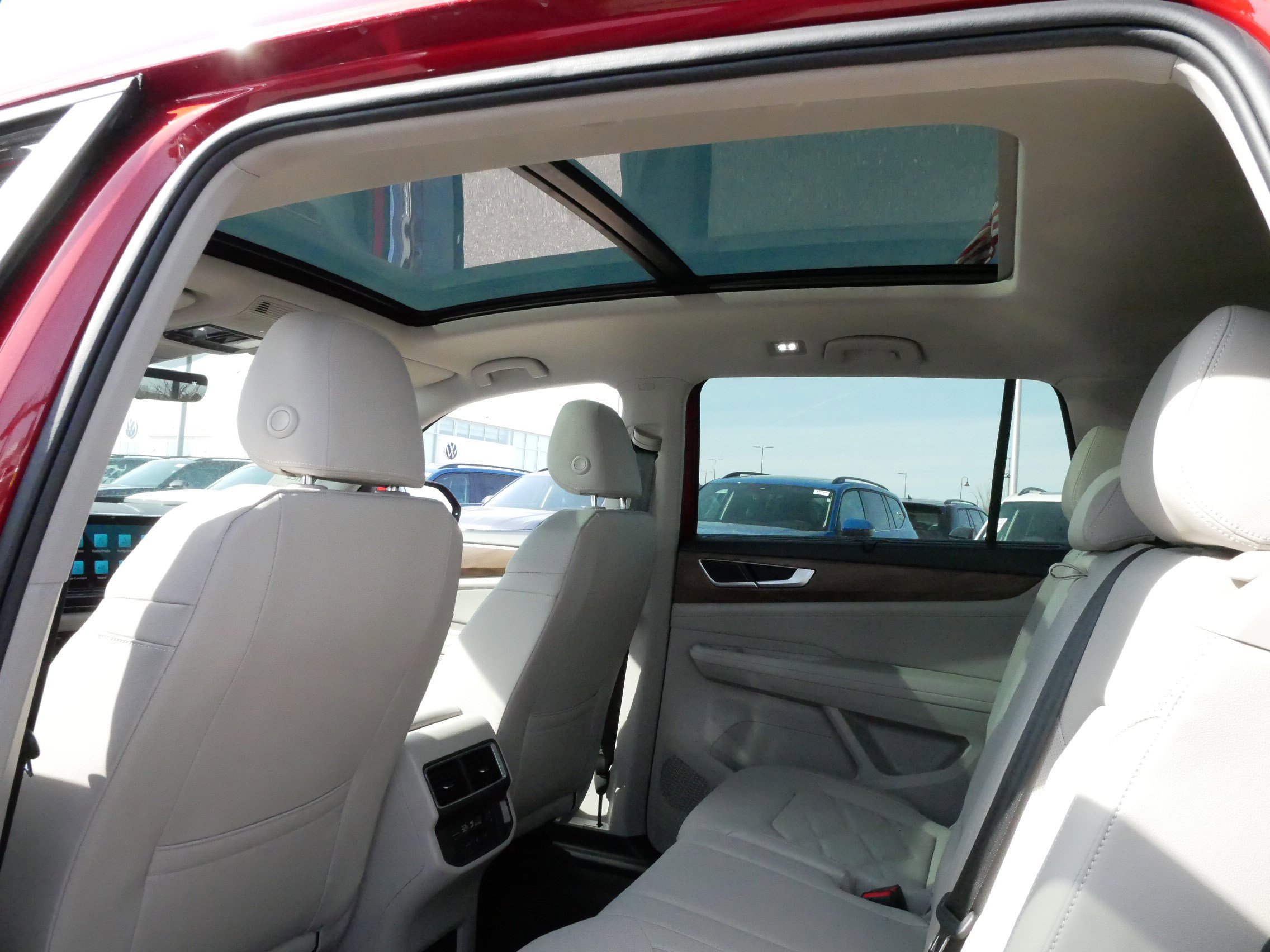2025 Volkswagen Atlas SE Technology photo 4