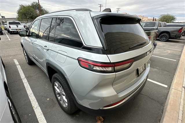2022 Jeep Grand Cherokee Limited photo 3